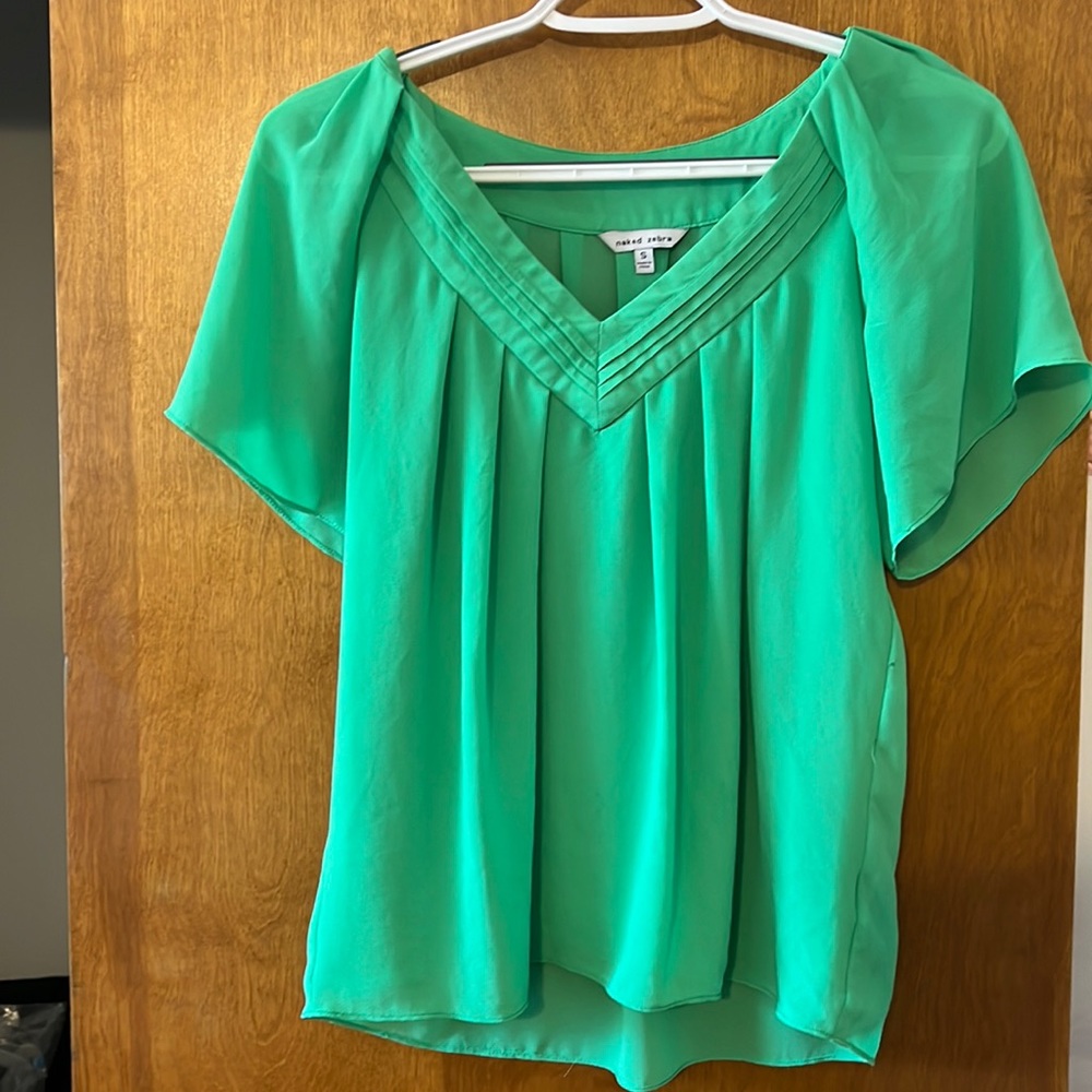 Fun green top!